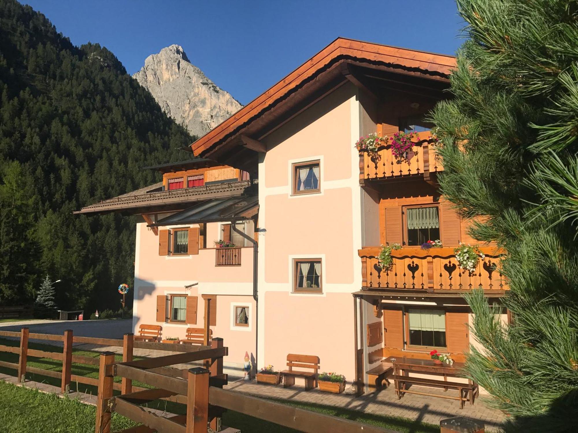 Cesa Mandi E Miky Apartamento Canazei Exterior foto